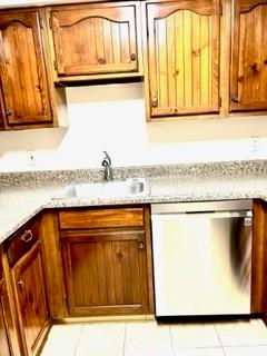 307 South Dithridge Street, Unit 11 Pittsburgh, PA 15213 - Photo 9 of 25 a bathroom with a sink and a mirror