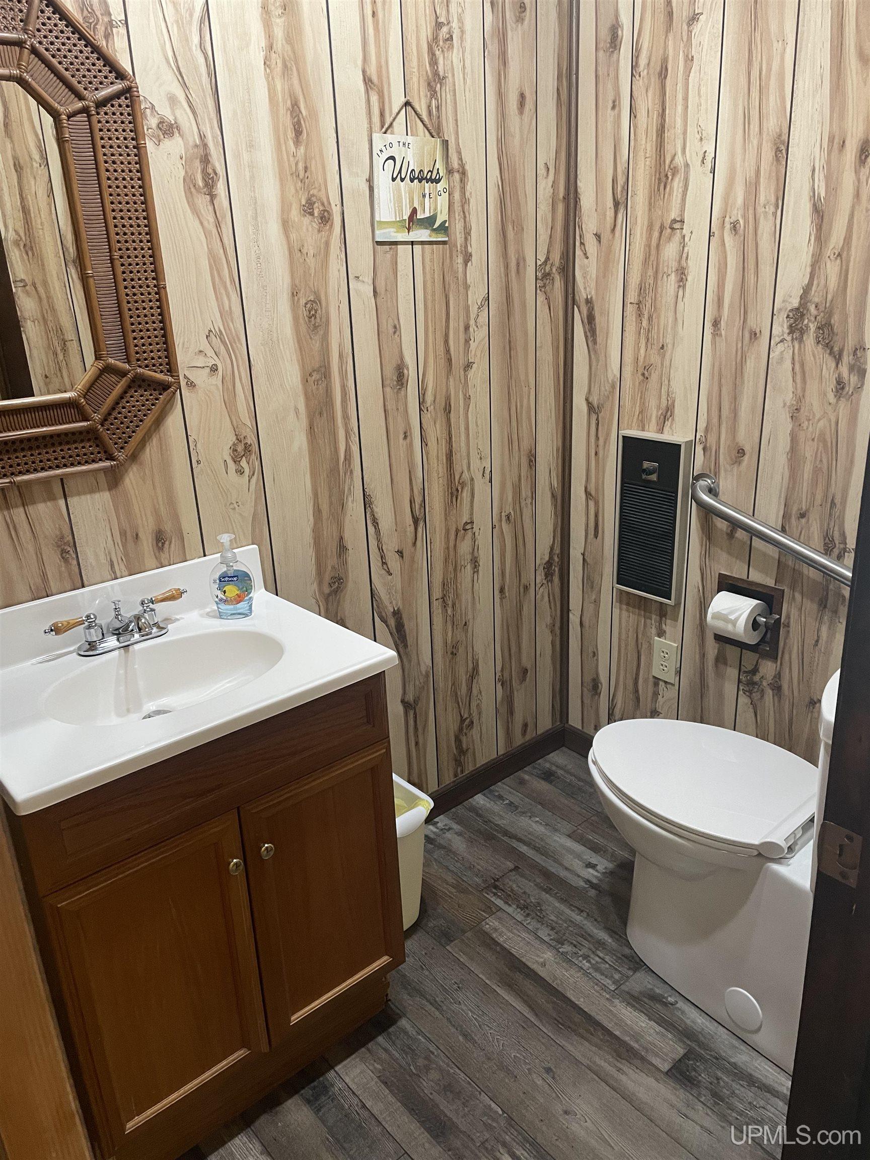 8301 Mirror Lake Road Munising, MI 49862 - Photo 11 of 43