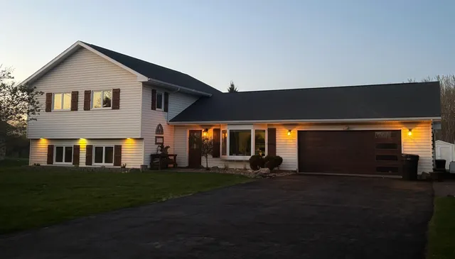 $465,000 | 1815 East 11th Street, Superior, WI 54880