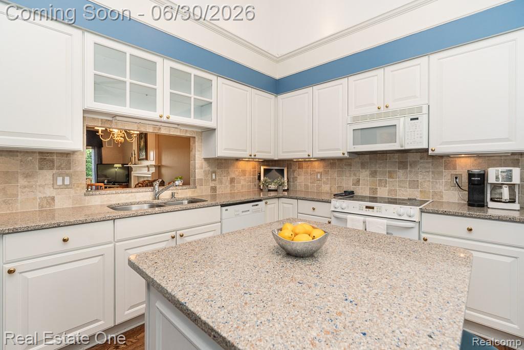 1904 Dunham Drive, Unit 12 Rochester, MI 48306 - Photo 9 of 45