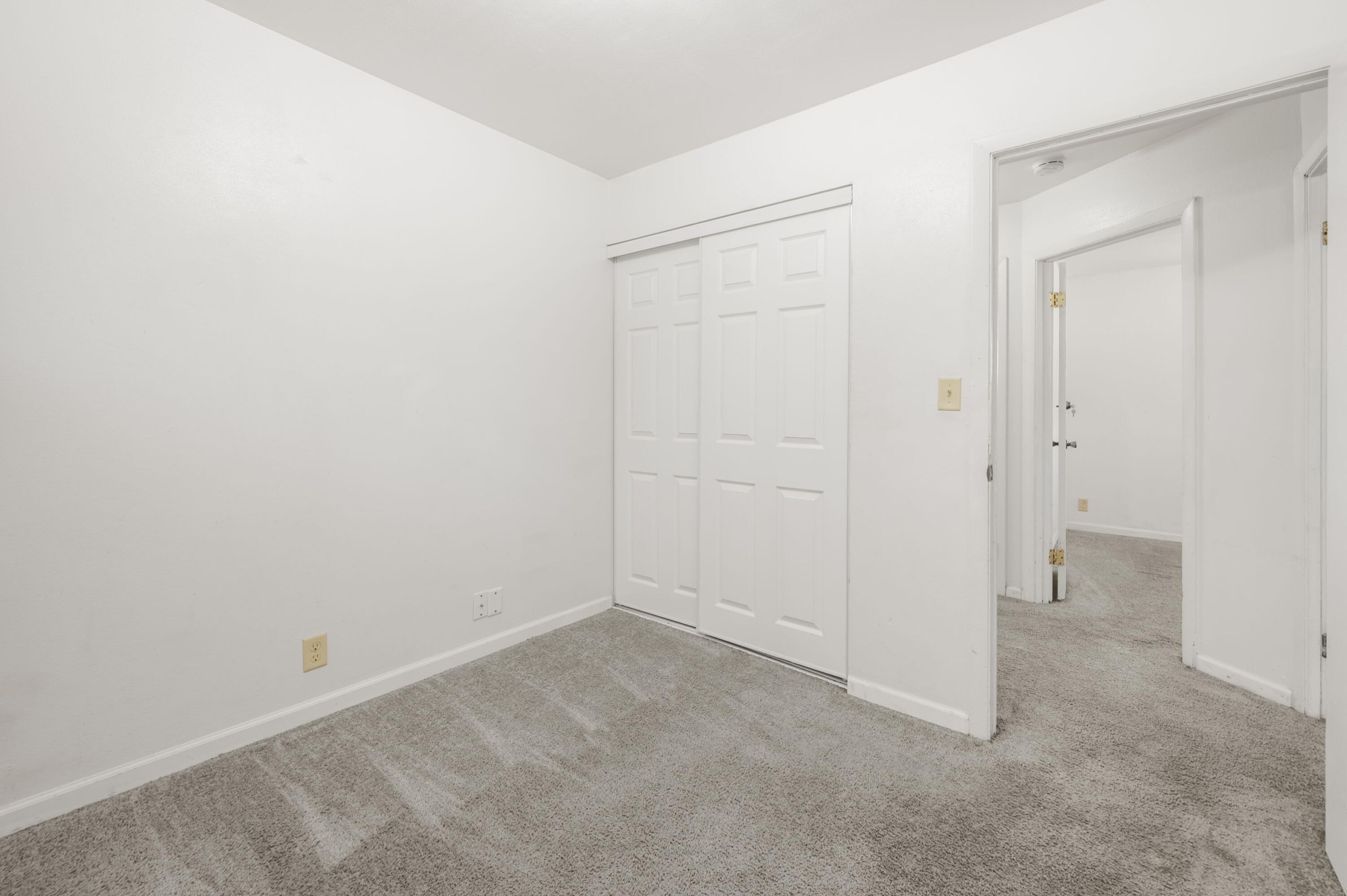 7719 West Winfield Avenue Milwaukee, WI 53218 - Photo 13 of 19 13_ElizabethKrier_DSC6913