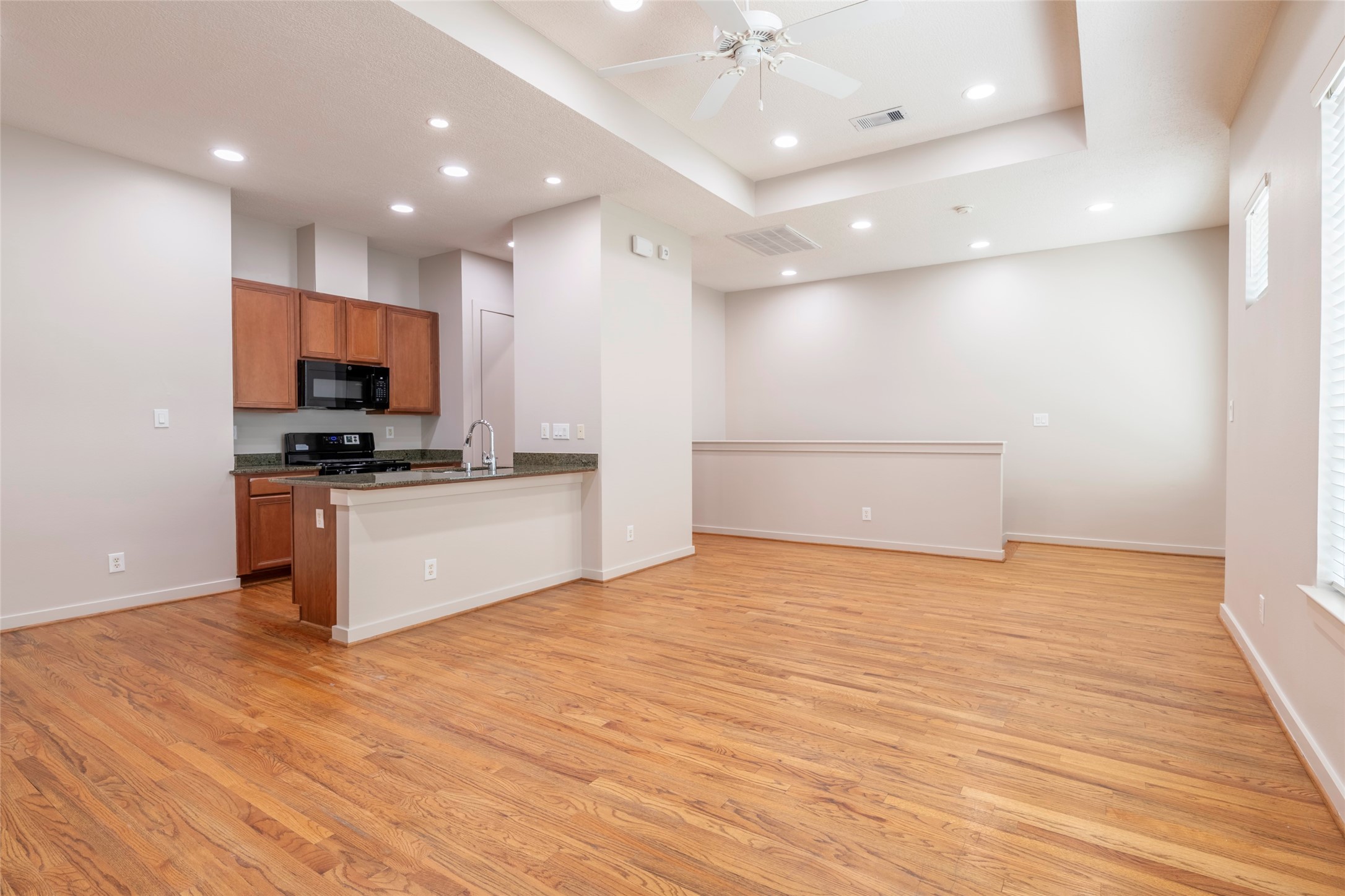 4040 Center Street Houston, TX 77007 - Photo 6 of 24