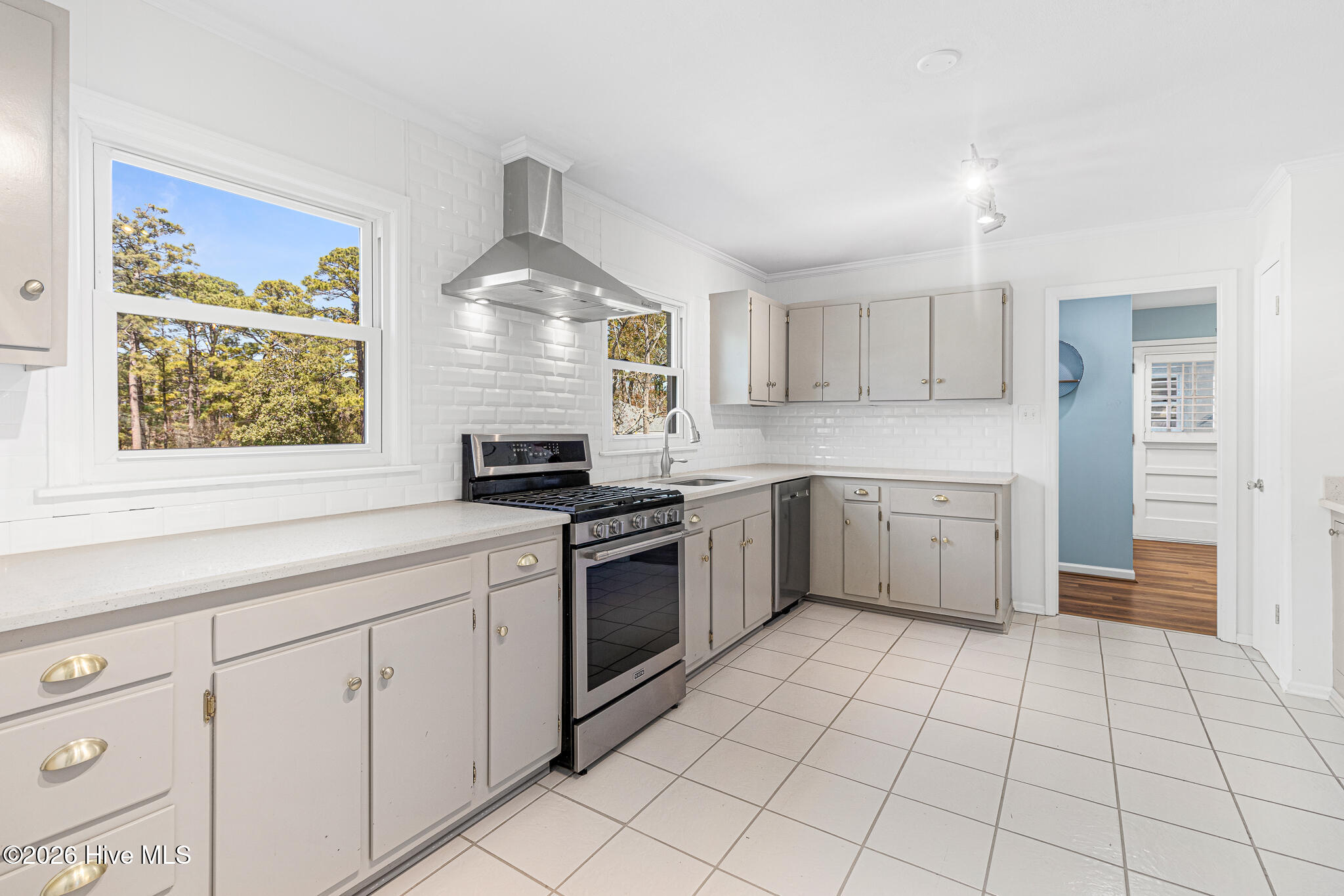 3208 Country Club Road Morehead City, NC 28557 - Photo 15 of 49 Kitchen