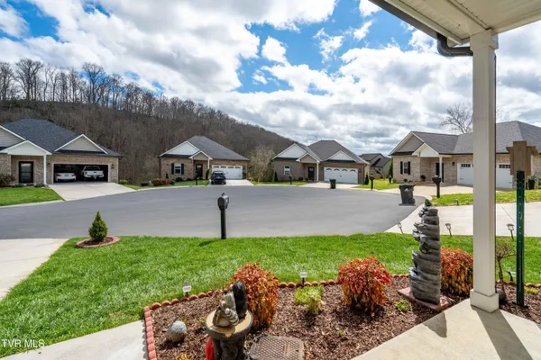 $468,900 | 226 Quiet Stroll Lane, Gray, TN 37615