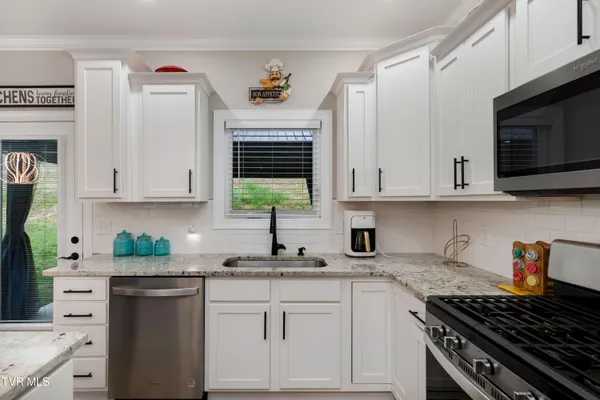 $468,900 | 226 Quiet Stroll Lane, Gray, TN 37615