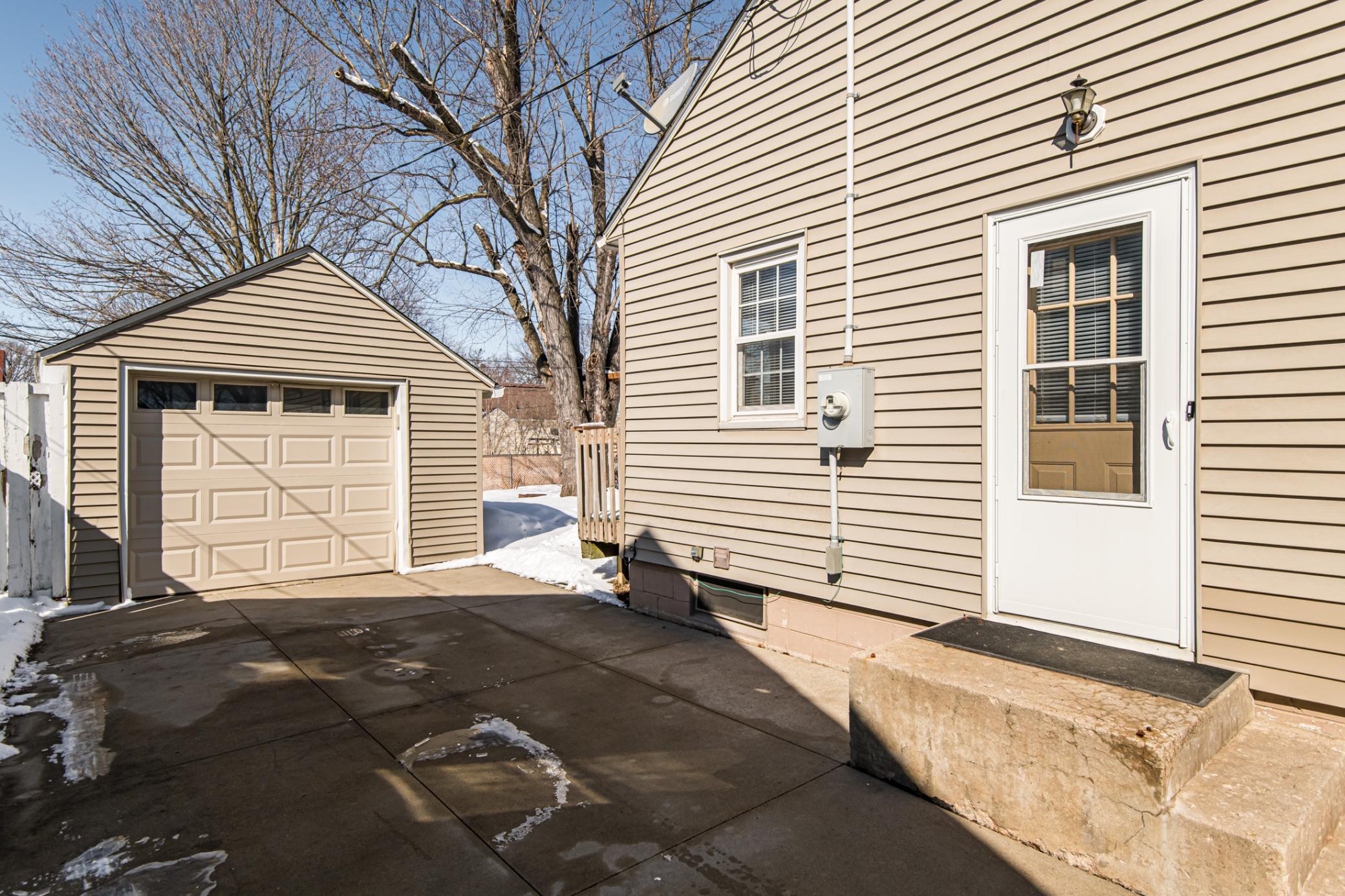 815 15th Avenue Northeast Rochester, MN 55906 - Photo 23 of 28