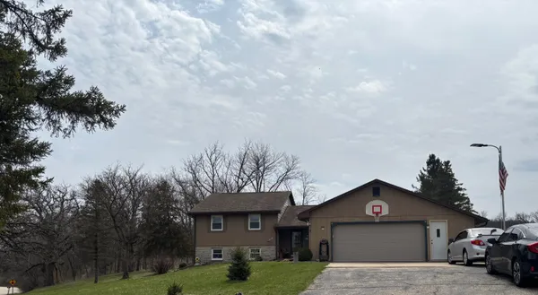 $505,000 | 3377 North Hackbarth Road, Janesville, WI 53548