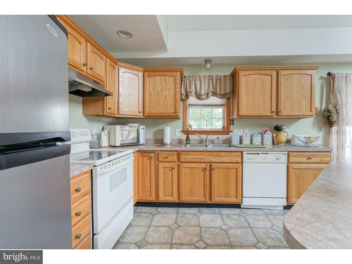 536 Democrat Road Gibbstown, NJ 08027 - Photo 14 of 25