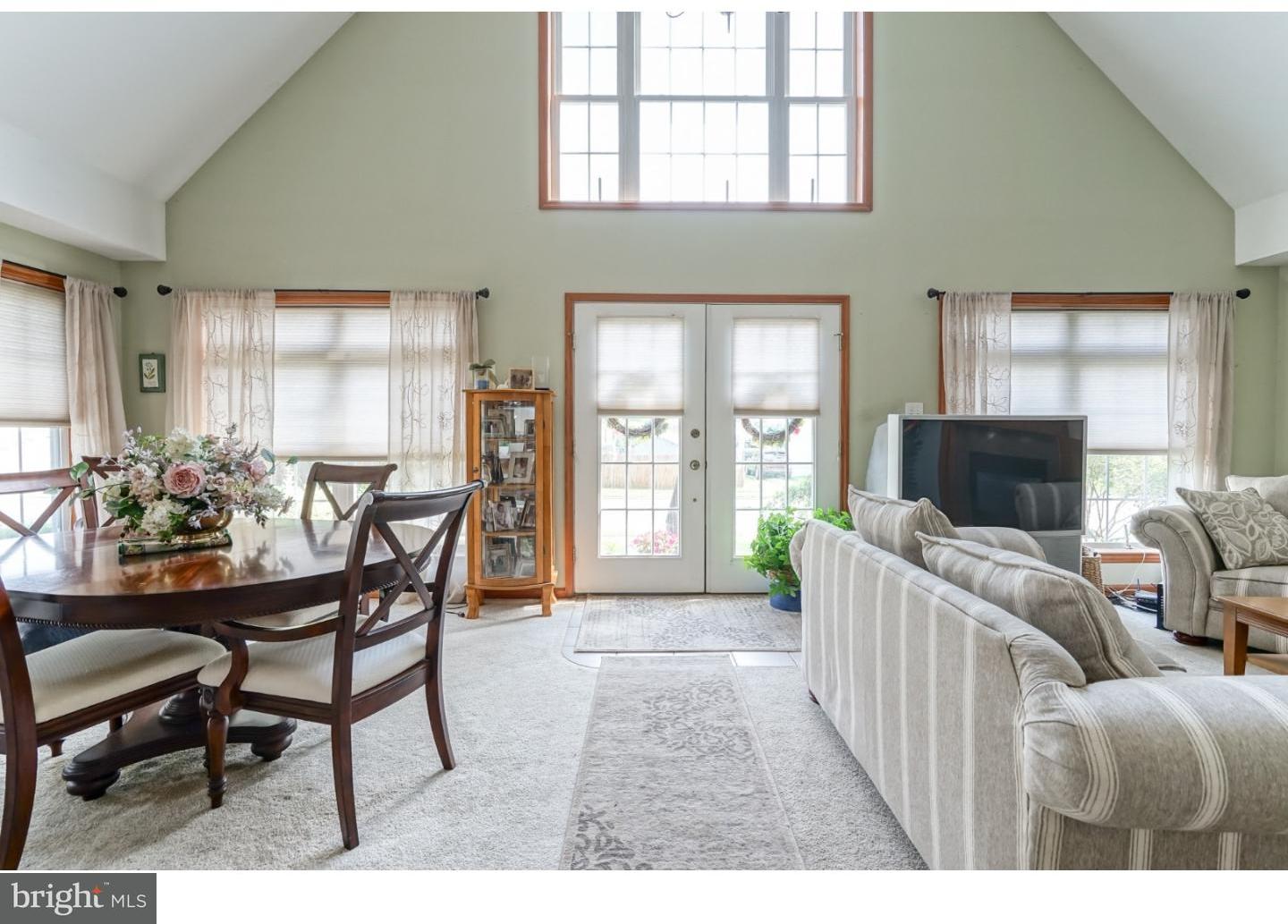 536 Democrat Road Gibbstown, NJ 08027 - Photo 4 of 25