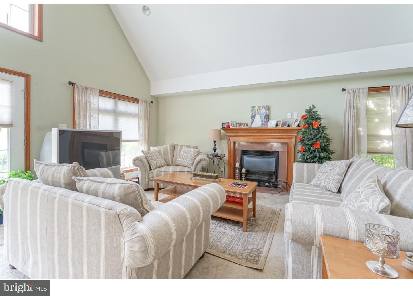 536 Democrat Road Gibbstown, NJ 08027 - Photo 5 of 25
