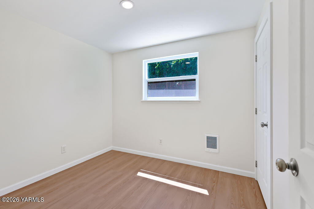 502 South Friedline Road Yakima, WA 98908 - Photo 9 of 14 Bedroom 2