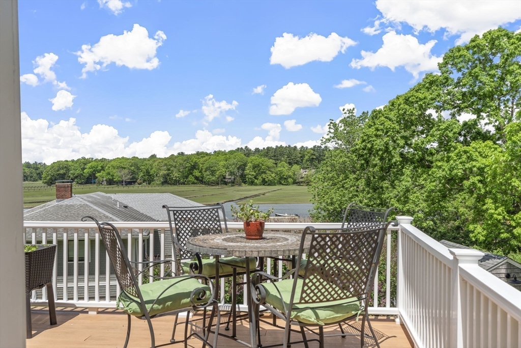 102 Riverside Circle Marshfield, MA 02050 - Photo 7 of 42