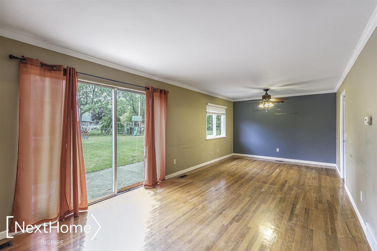 338 Holland Road Flushing, MI 48433 - Photo 4 of 18 50082235-3.JPG