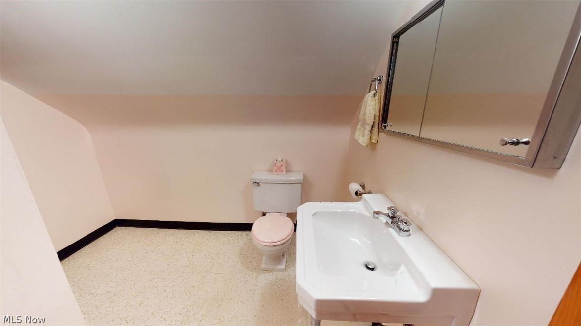 1389 Sunview Road Lyndhurst, OH 44124 - Photo 20 of 26
