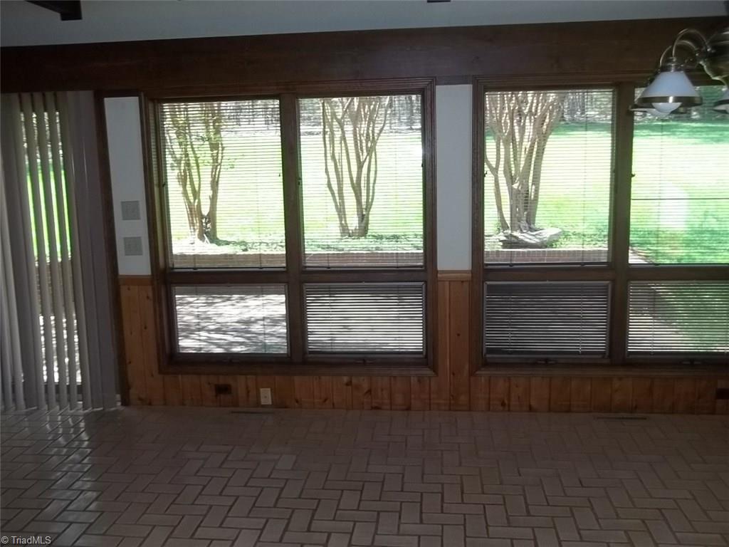 488 Mt Zion Road Pinnacle, NC 27043 - Photo 4 of 29
