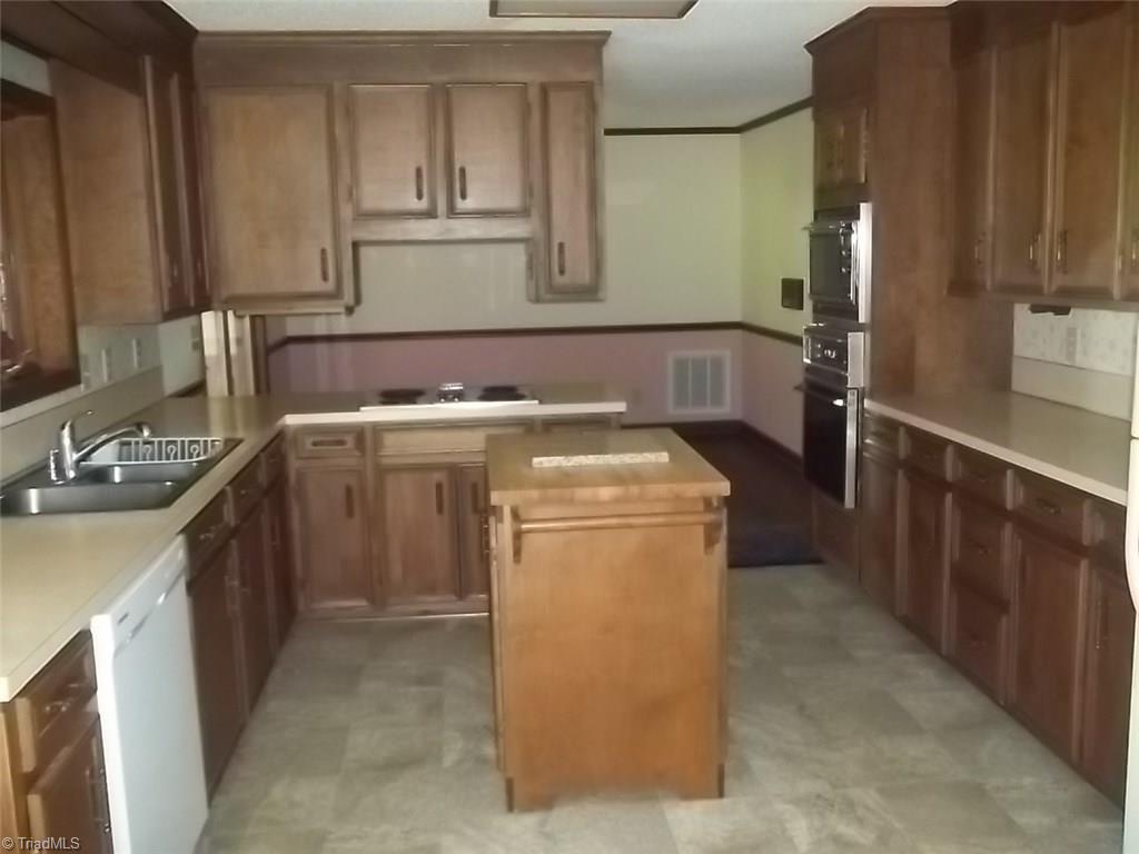 488 Mt Zion Road Pinnacle, NC 27043 - Photo 6 of 29