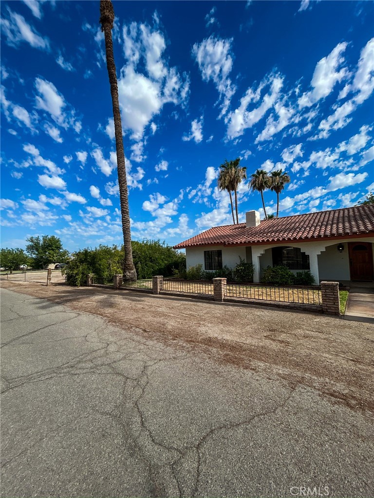 2153 Florence Boulevard Blythe, CA 92225 - Photo 5 of 38