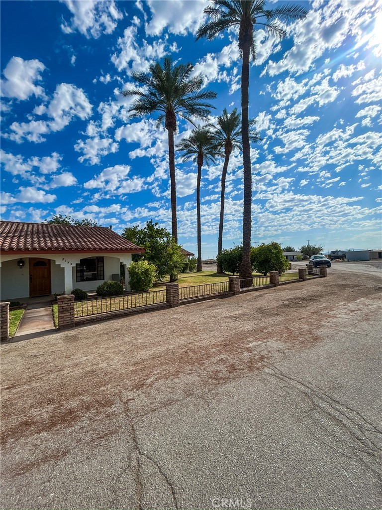 2153 Florence Boulevard Blythe, CA 92225 - Photo 6 of 38 a view of a backyard