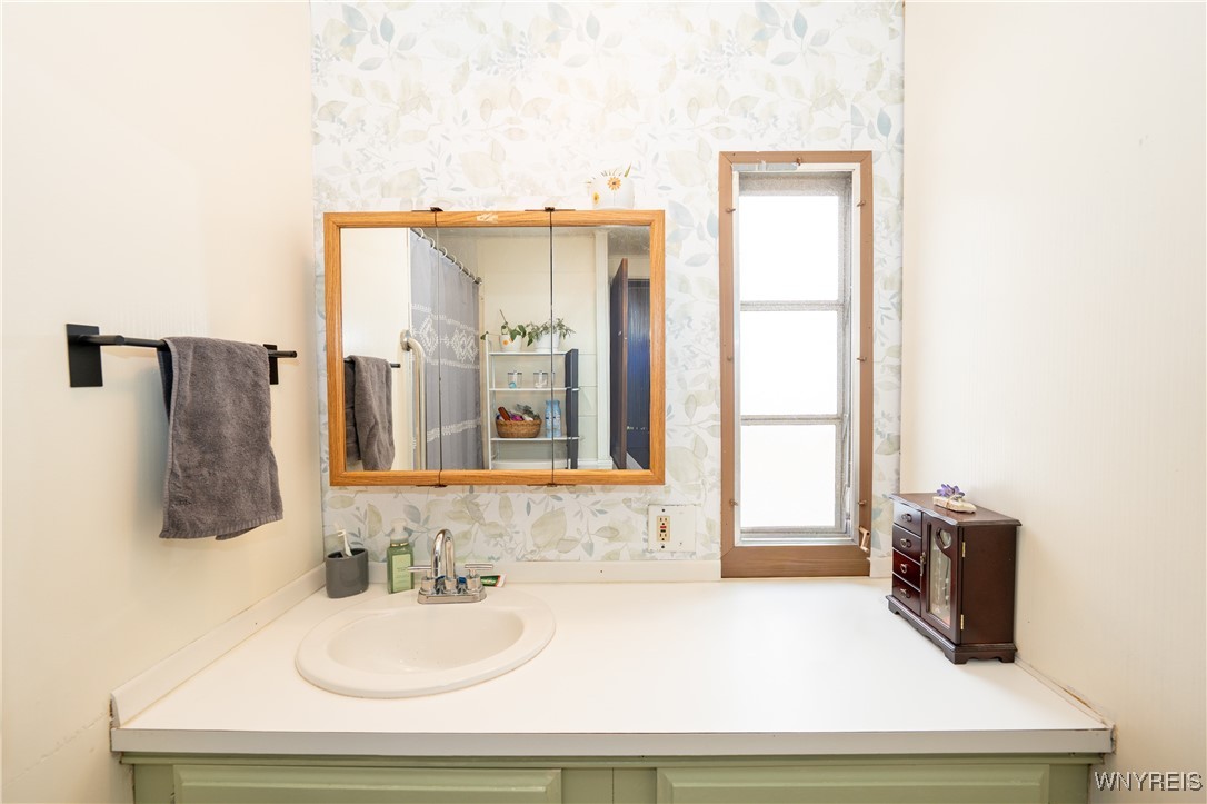 6035 South Transit Street Lockport, NY 14094 - Photo 26 of 48