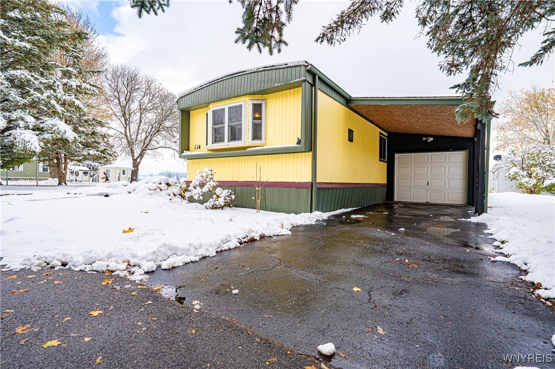 6035 South Transit Street Lockport, NY 14094 - Photo 3 of 48