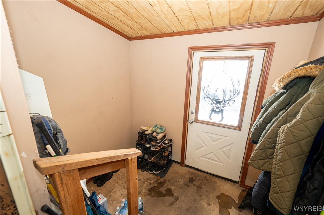 6035 South Transit Street Lockport, NY 14094 - Photo 35 of 48