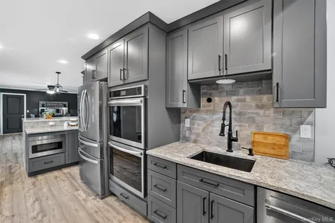 $679,900 | 2157 Allan Avenue, Yorktown Heights, NY 10598