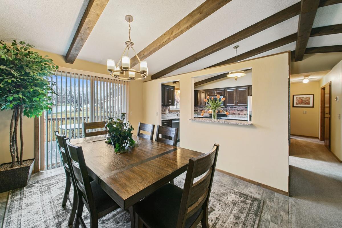 4614 Beacon Hill Road Eagan, MN 55122 - Photo 12 of 48