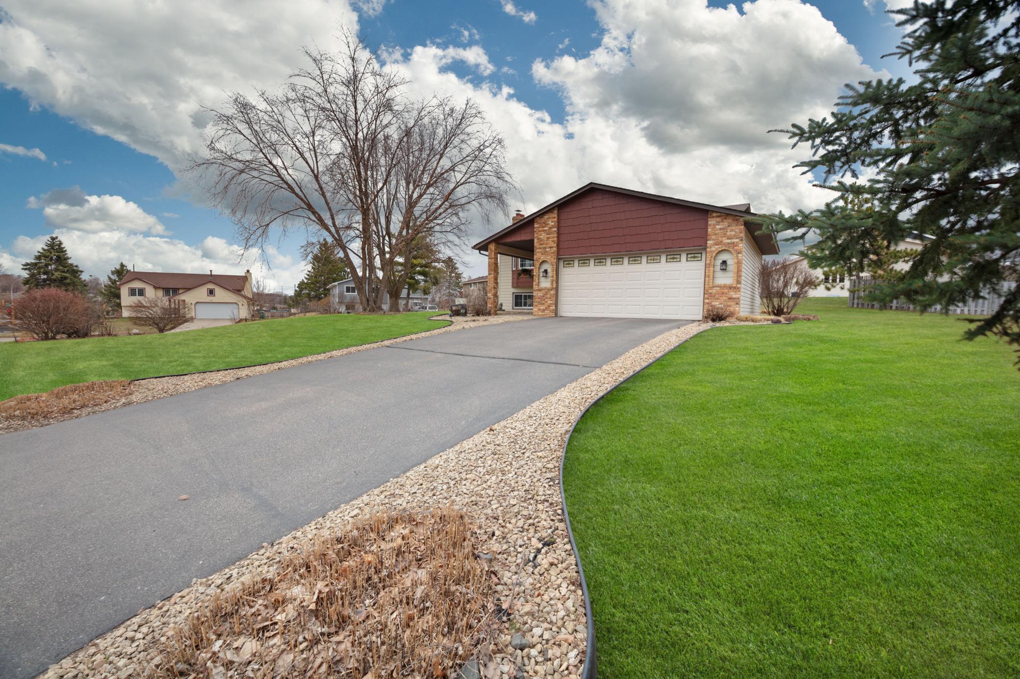 4614 Beacon Hill Road Eagan, MN 55122 - Photo 2 of 6