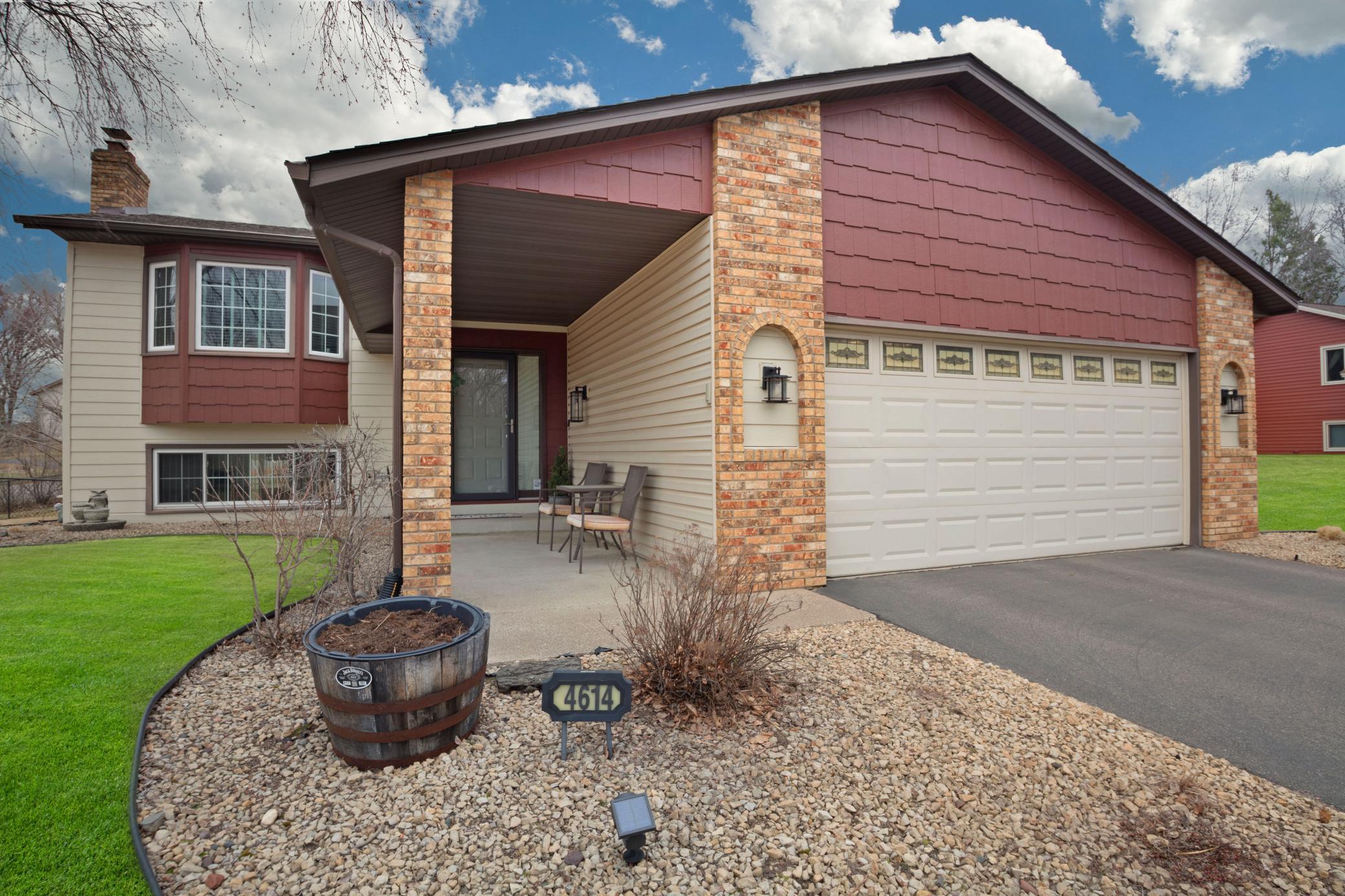 4614 Beacon Hill Road Eagan, MN 55122 - Photo 3 of 6