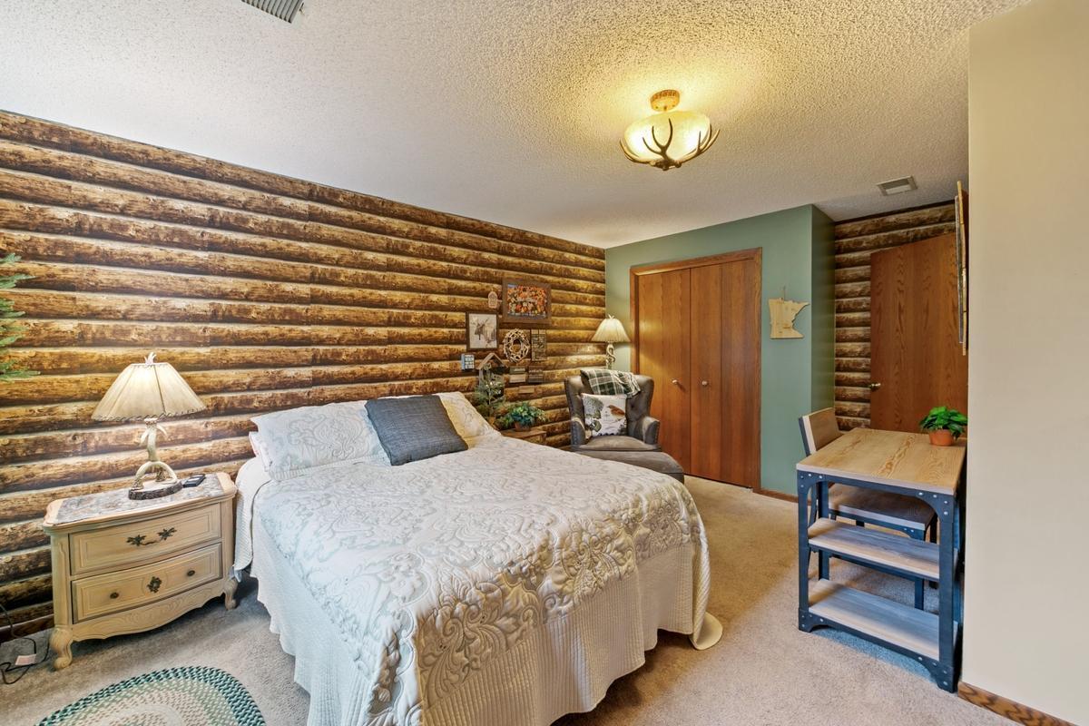 4614 Beacon Hill Road Eagan, MN 55122 - Photo 33 of 48