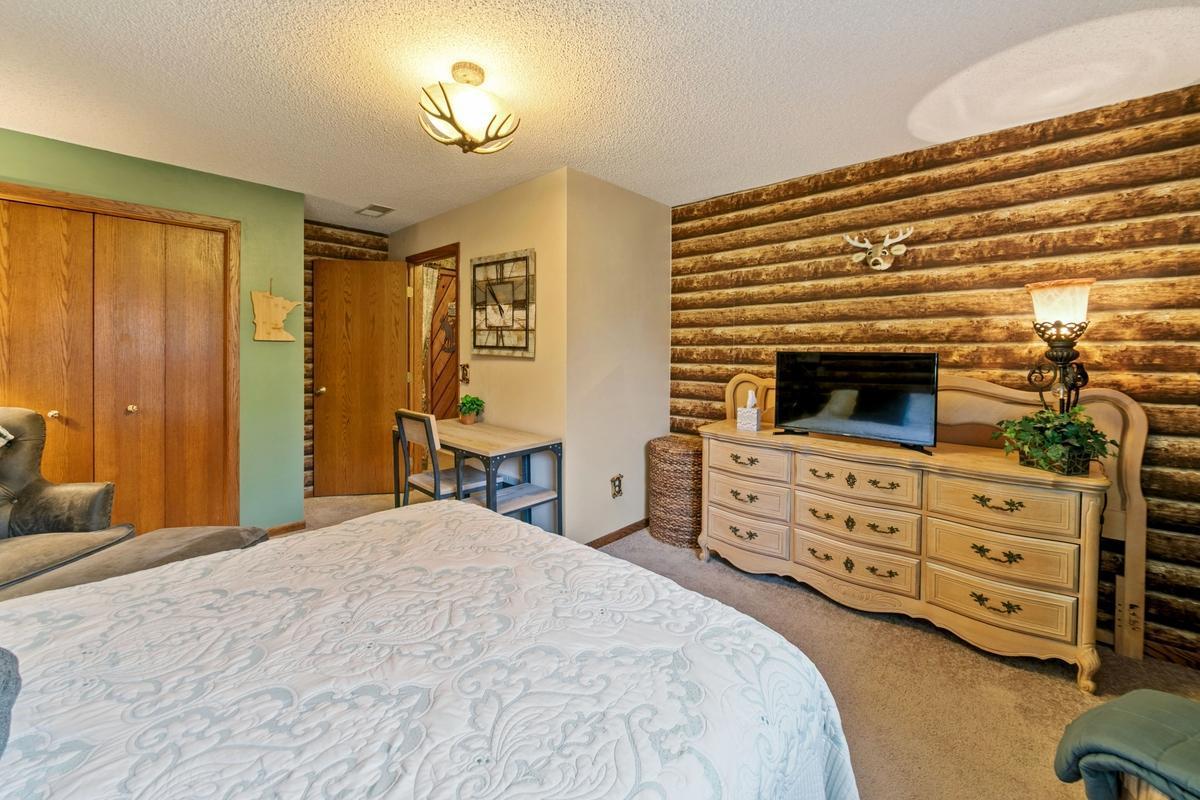 4614 Beacon Hill Road Eagan, MN 55122 - Photo 35 of 48