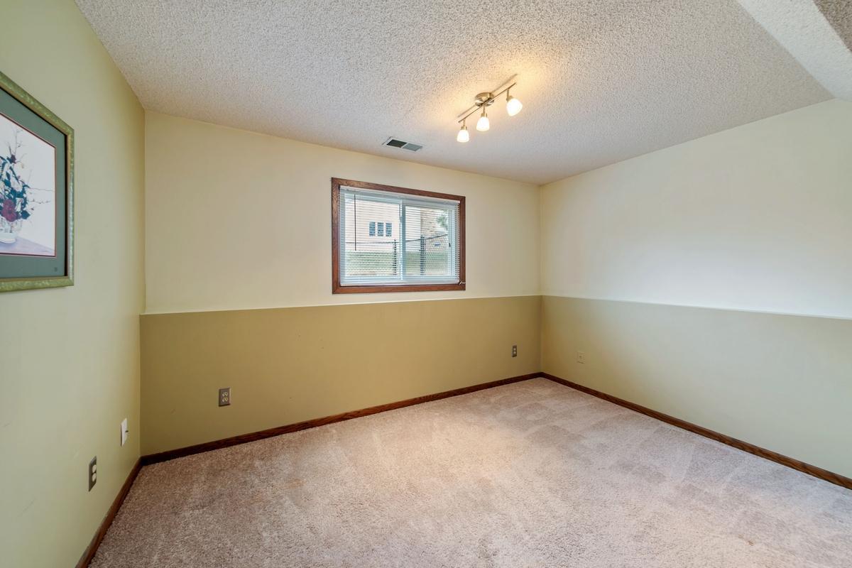 4614 Beacon Hill Road Eagan, MN 55122 - Photo 36 of 48