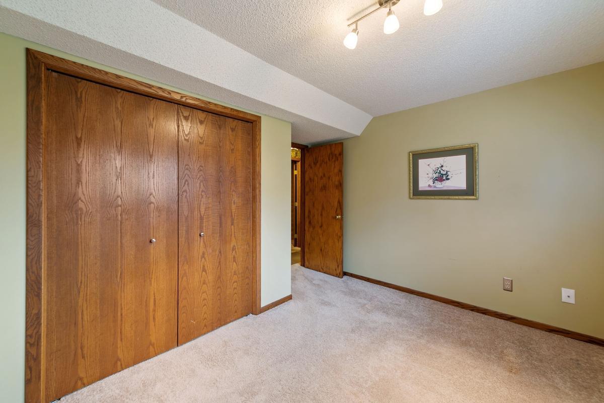 4614 Beacon Hill Road Eagan, MN 55122 - Photo 38 of 48