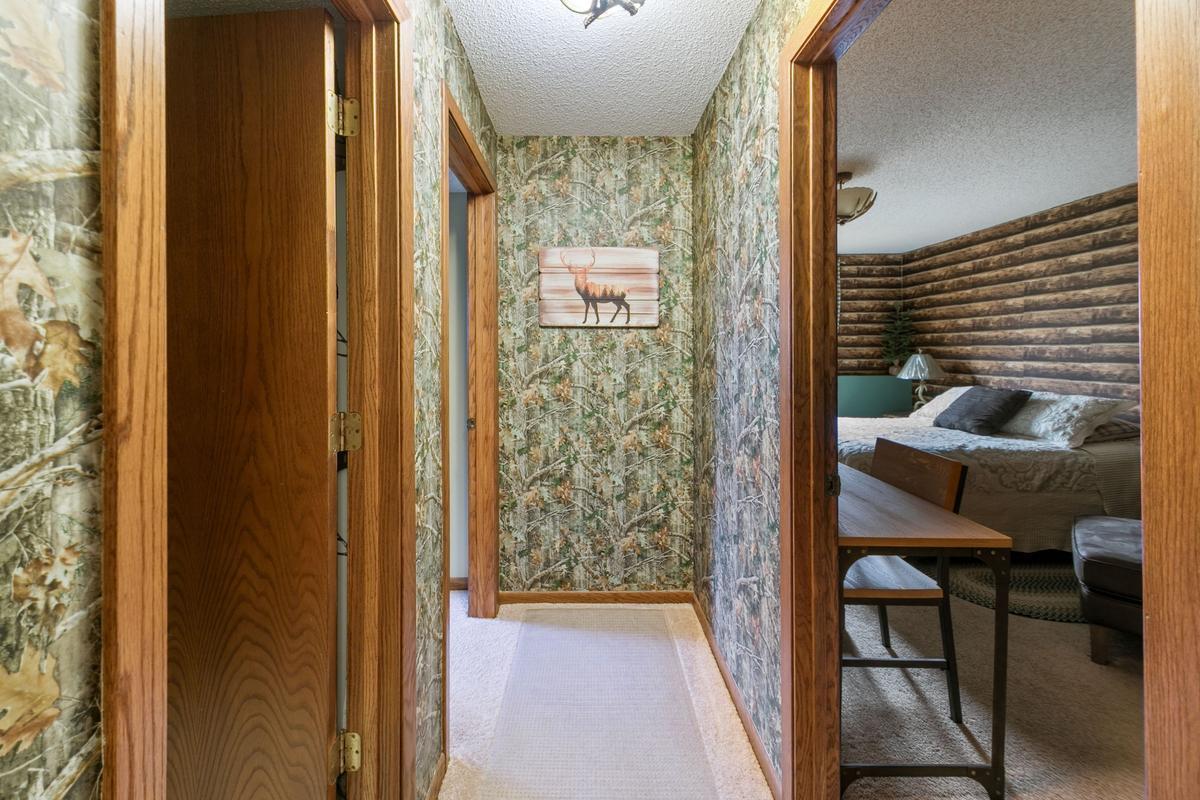 4614 Beacon Hill Road Eagan, MN 55122 - Photo 39 of 48