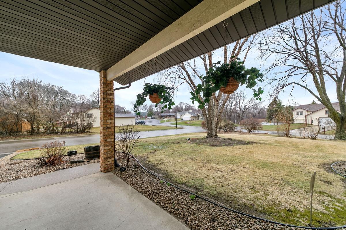 4614 Beacon Hill Road Eagan, MN 55122 - Photo 44 of 48