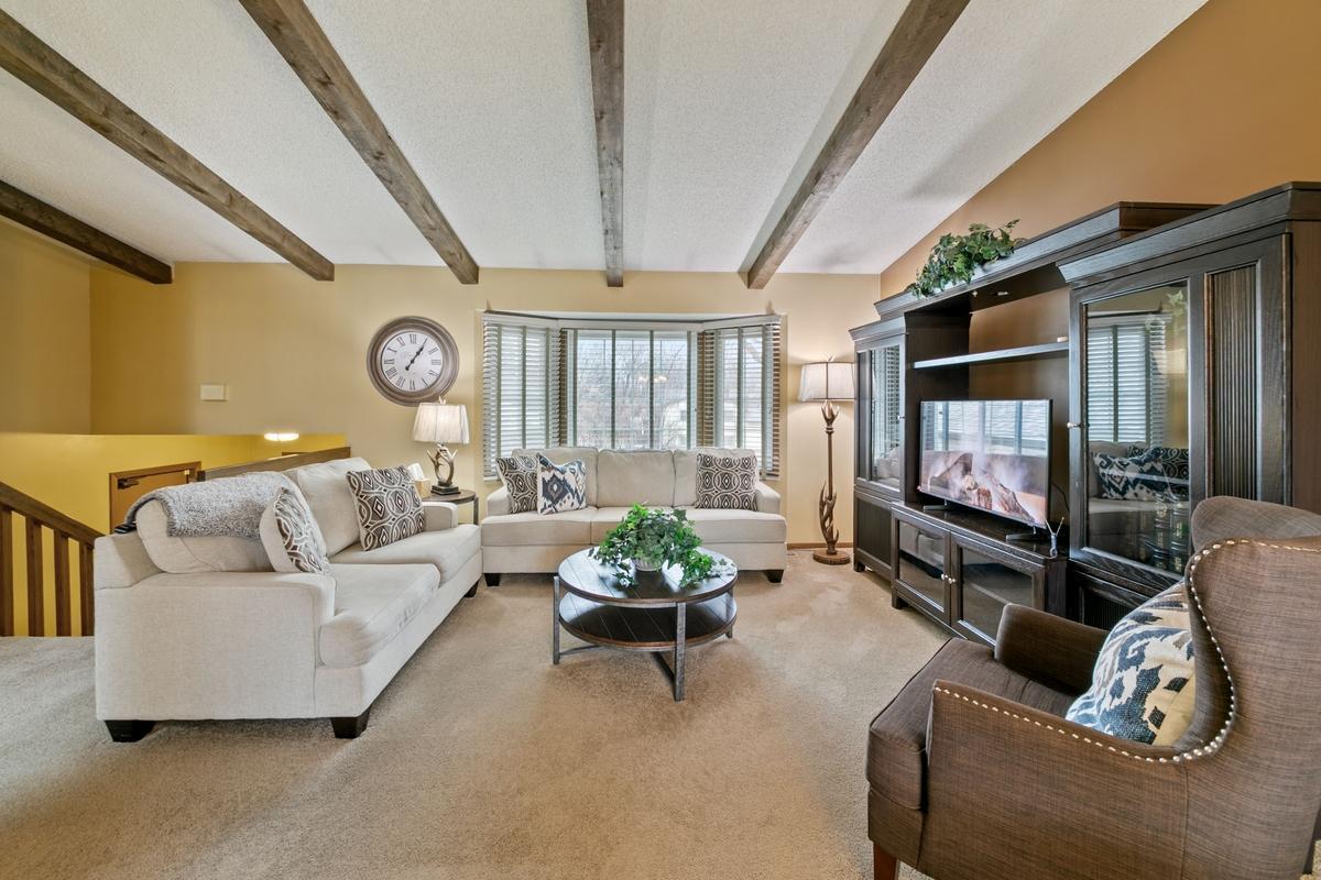 4614 Beacon Hill Road Eagan, MN 55122 - Photo 5 of 48