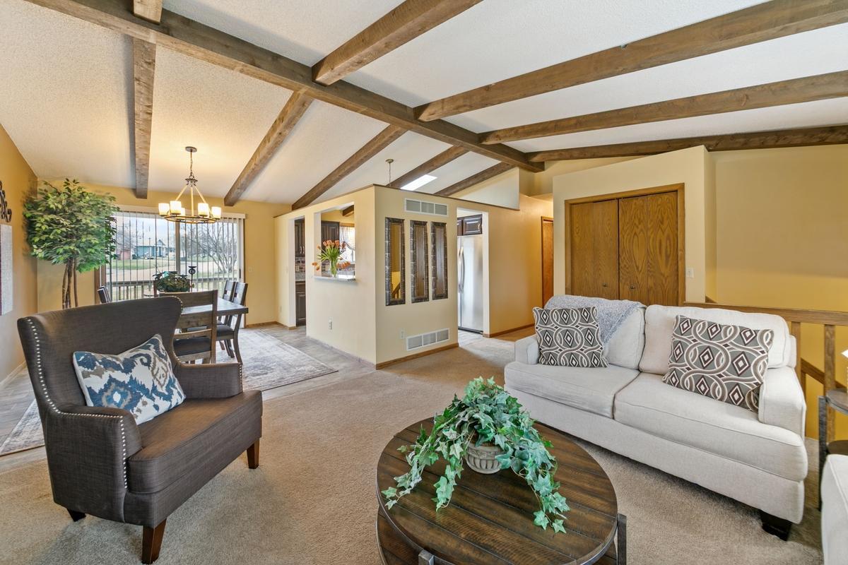 4614 Beacon Hill Road Eagan, MN 55122 - Photo 8 of 48