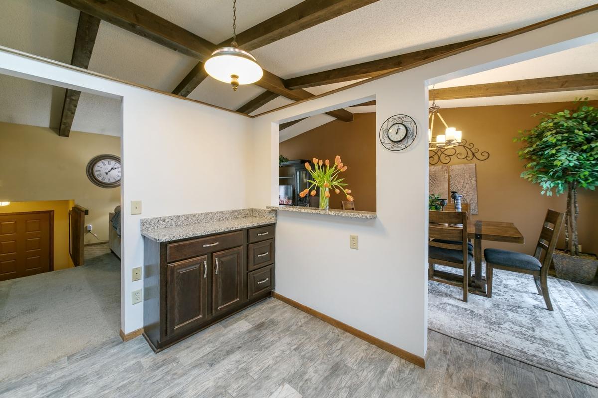4614 Beacon Hill Road Eagan, MN 55122 - Photo 9 of 48