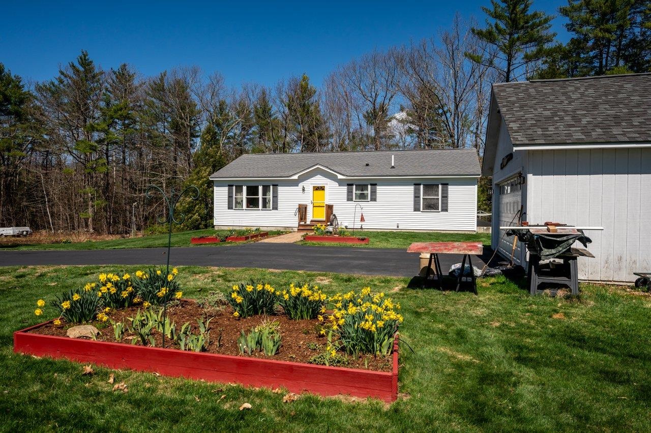 345 Stage Road Nottingham, NH 03290 - Photo 16 of 18
