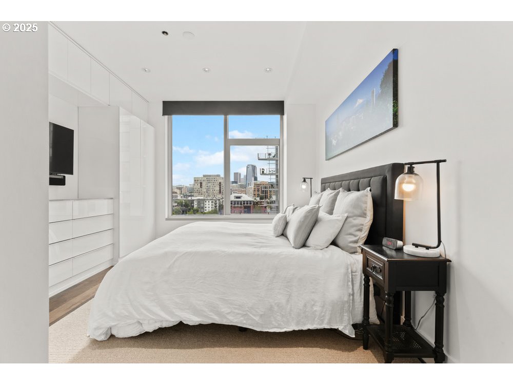 1001 Northwest Lovejoy Street, Unit 810 Portland, OR 97209 - Photo 22 of 45