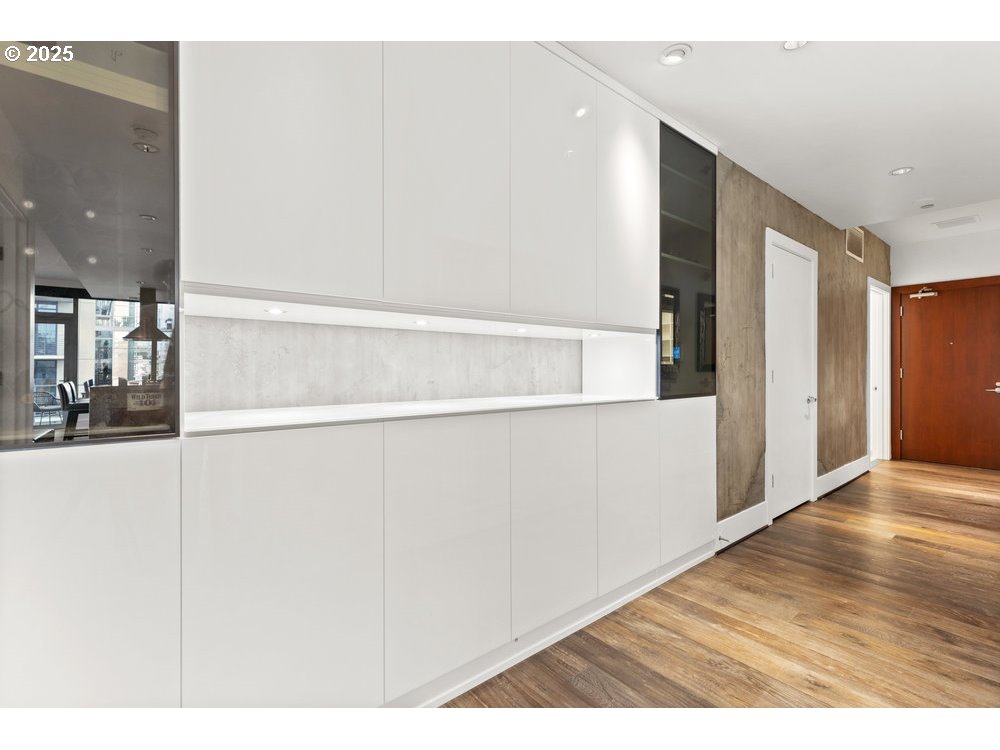 1001 Northwest Lovejoy Street, Unit 810 Portland, OR 97209 - Photo 37 of 45