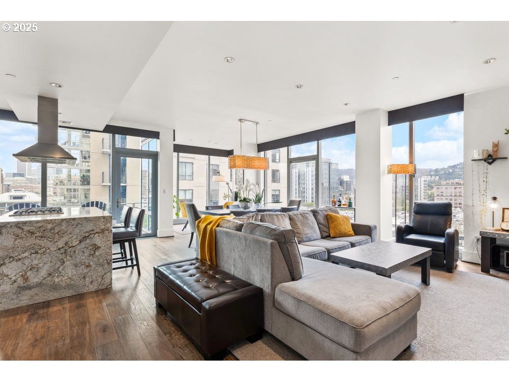 1001 Northwest Lovejoy Street, Unit 810 Portland, OR 97209 - Photo 5 of 45