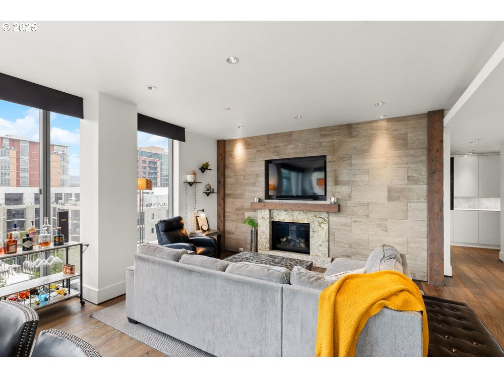 1001 Northwest Lovejoy Street, Unit 810 Portland, OR 97209 - Photo 6 of 45