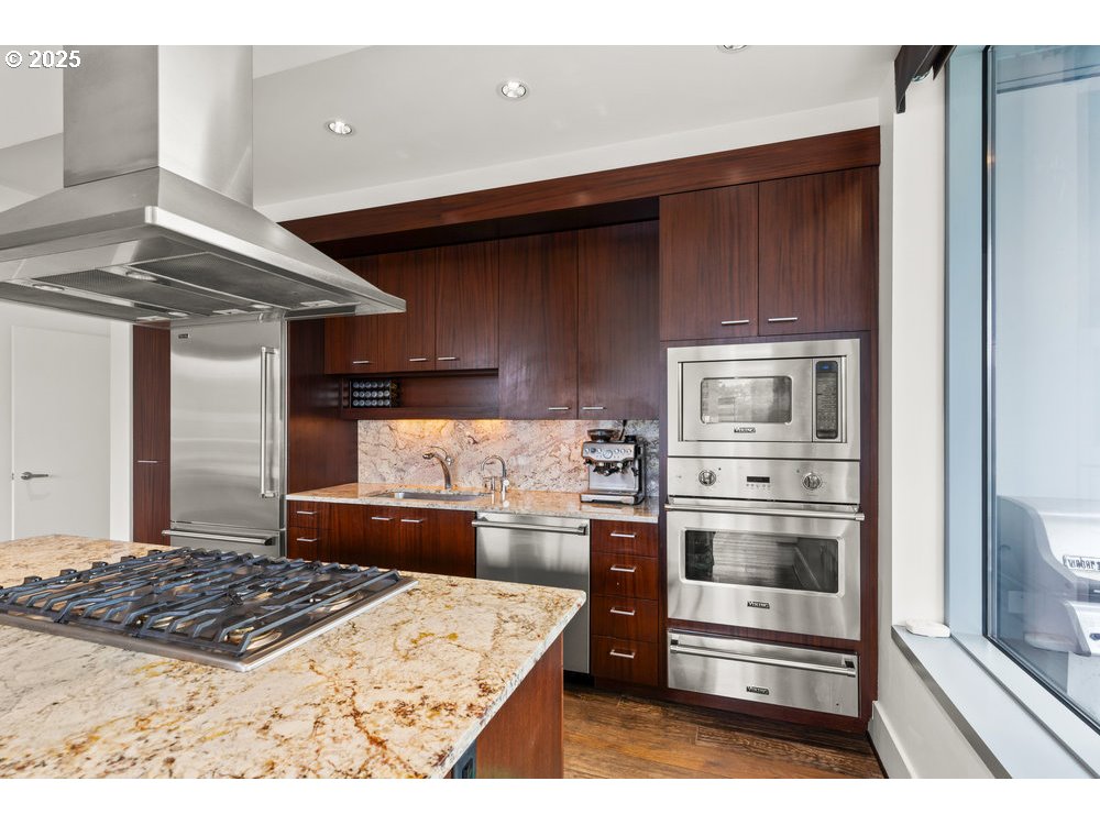 1001 Northwest Lovejoy Street, Unit 810 Portland, OR 97209 - Photo 9 of 45