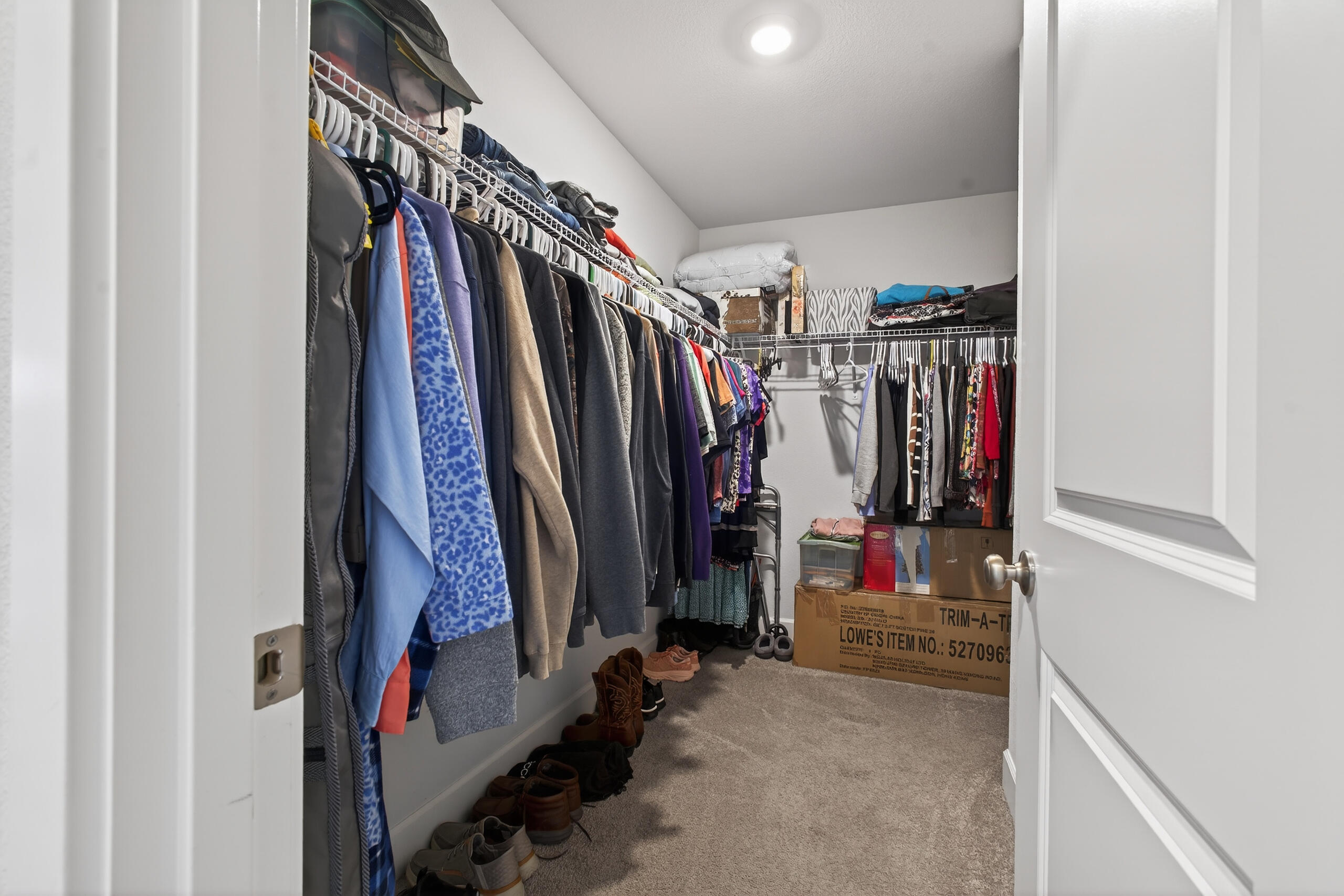 1225 Northwest Willow Parkway Road Madras, OR 97741 - Photo 22 of 31 Walk-In Closet /Primary Bedroom