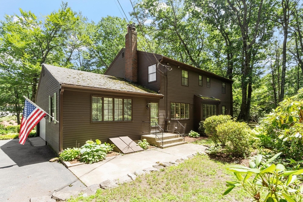 3 Highfield Road Gardner, MA 01440 - Photo 4 of 32