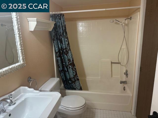 2723 Oak Road, Unit K Walnut Creek, CA 94597 - Photo 13 of 15 a bathroom with a shower a toilet and sink