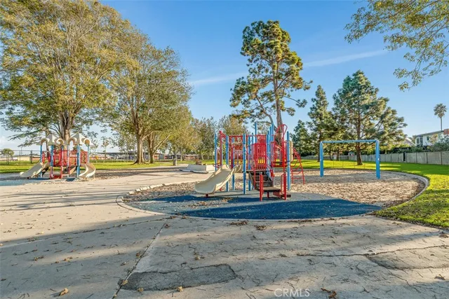 $1,799,000 | 8167 Dartmoor Drive, Huntington Beach, CA 92646