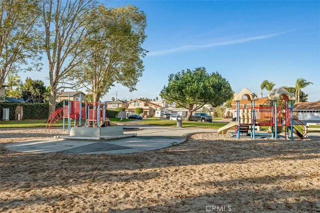 $1,799,000 | 8167 Dartmoor Drive, Huntington Beach, CA 92646