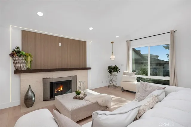 $1,799,000 | 8167 Dartmoor Drive, Huntington Beach, CA 92646